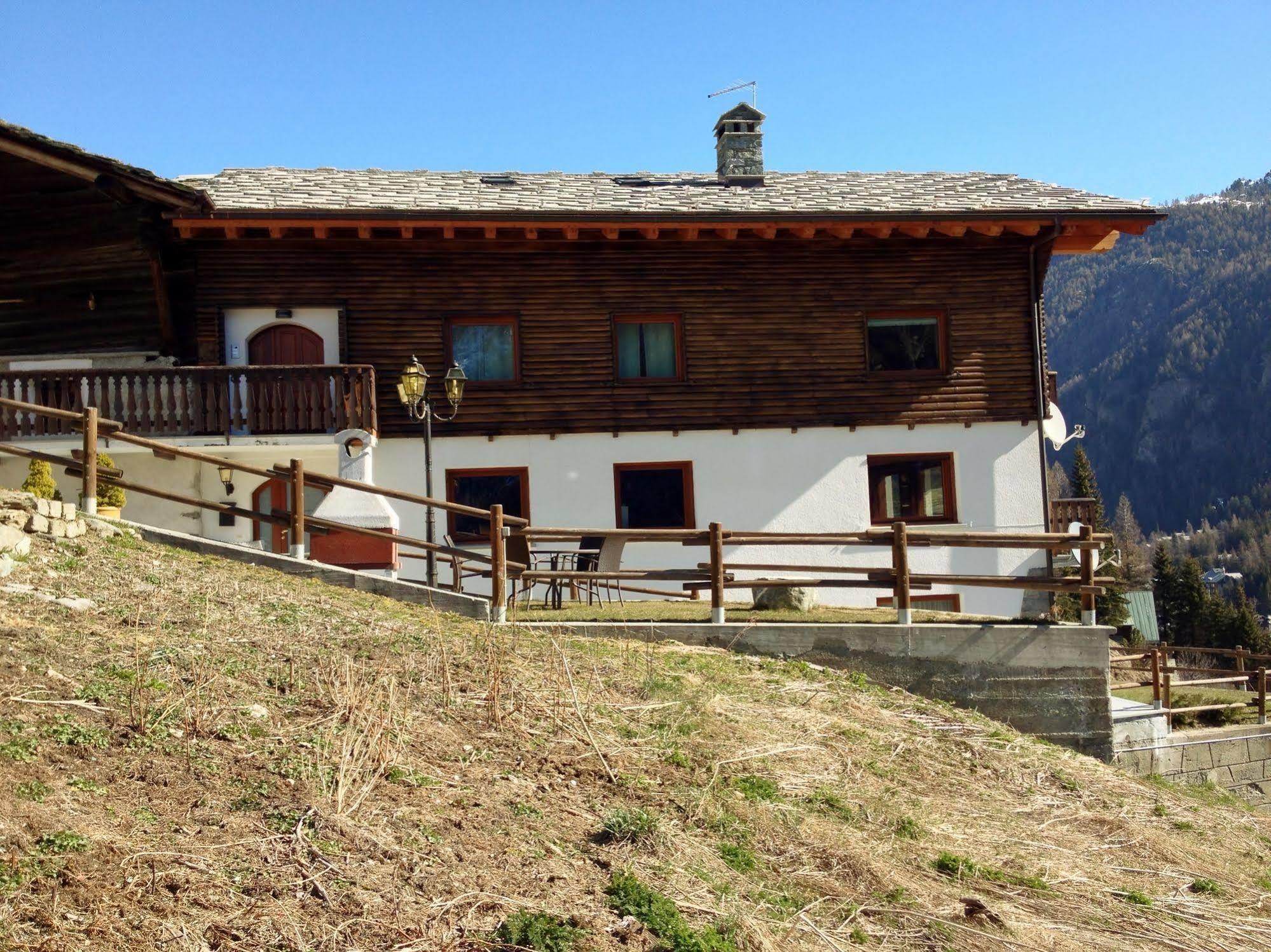 Affittacamere Buenavista Guest House Champoluc Εξωτερικό φωτογραφία